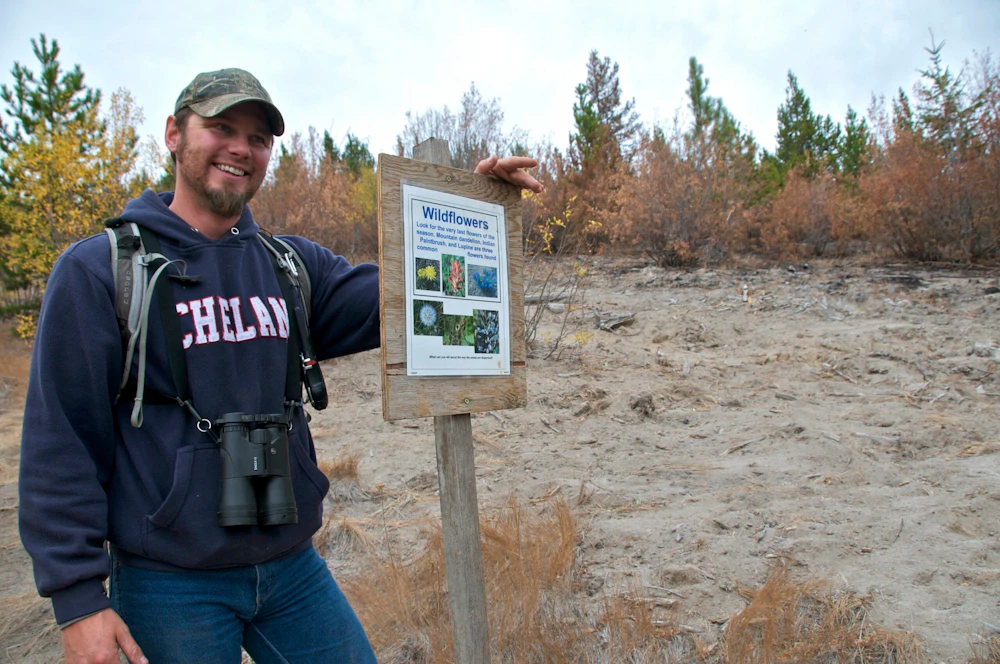 Photo-8-20151006-USFS-Wildlife-Biologist-Jesse-McCarty-Guiding-a-Recent-Group-of-Visitors-by-Natalie-Kuehler