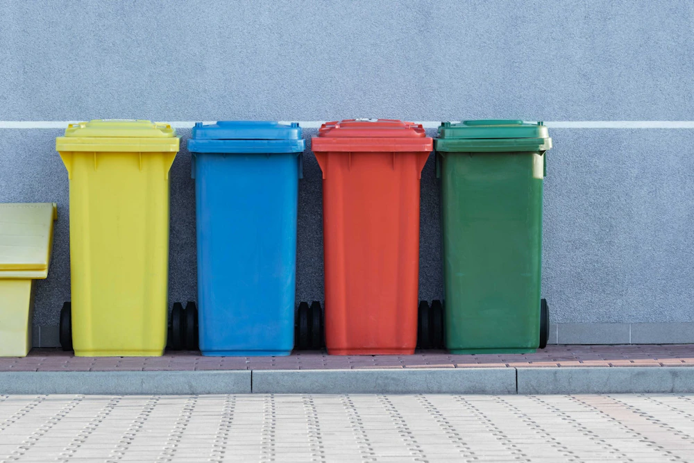 Bins-Photo by Pawel czerwinski-unsplash